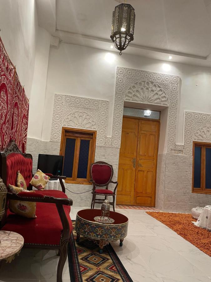 Dar Alkatib Meknes Acomodação com café da manhã Exterior foto